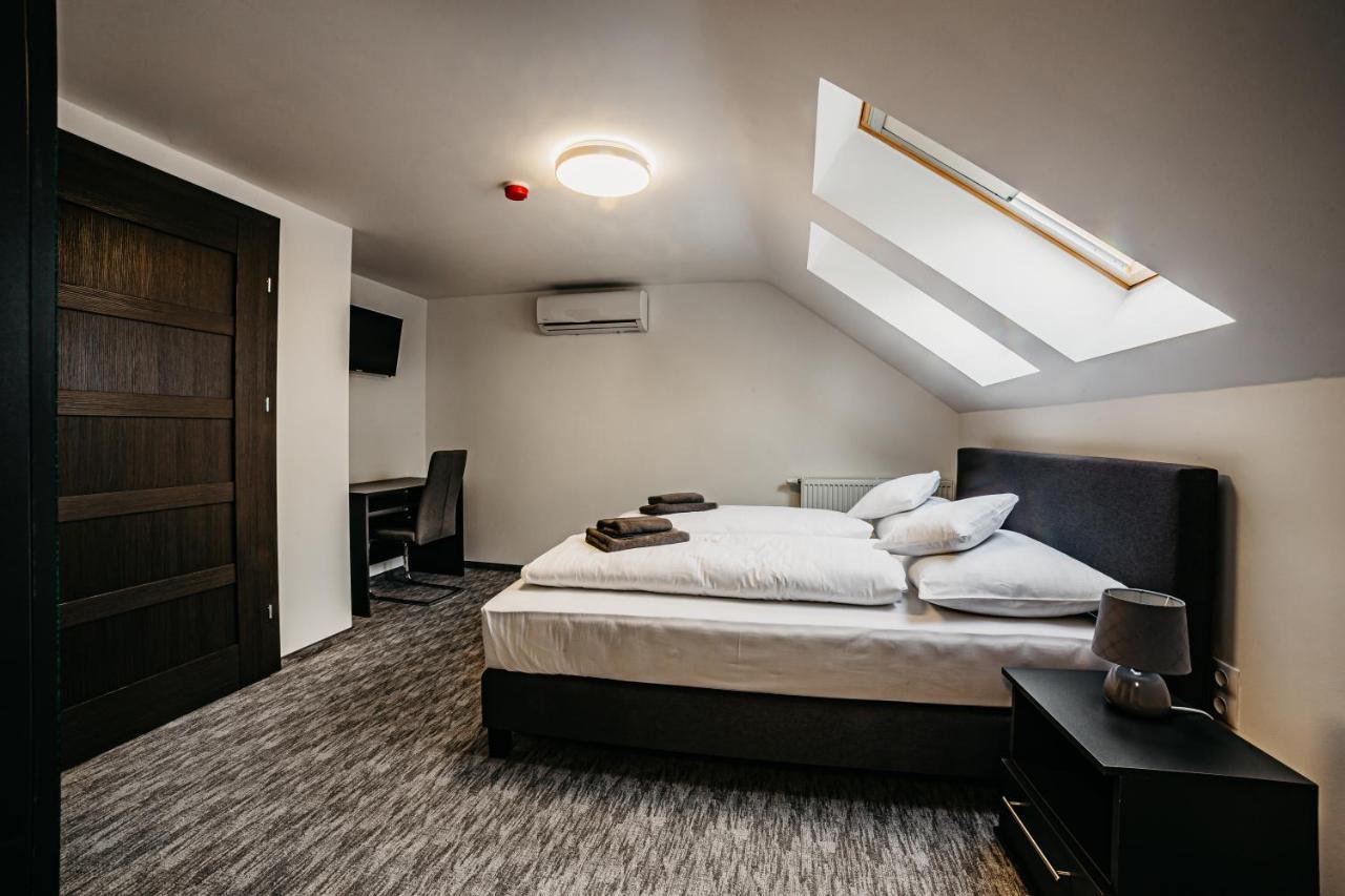 Cedrus Club Hotel Balassagyarmat Экстерьер фото
