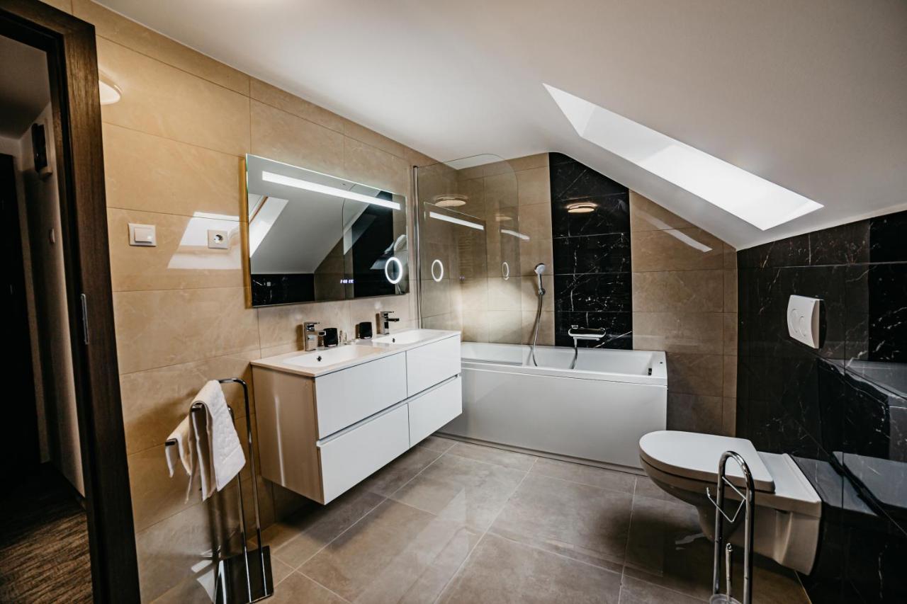 Cedrus Club Hotel Balassagyarmat Экстерьер фото