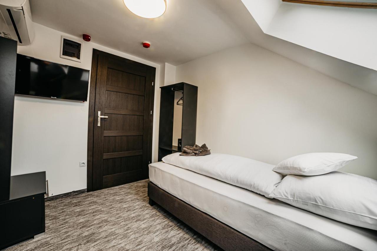 Cedrus Club Hotel Balassagyarmat Экстерьер фото