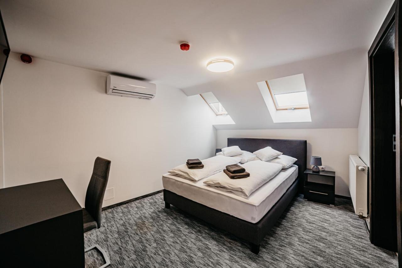 Cedrus Club Hotel Balassagyarmat Экстерьер фото