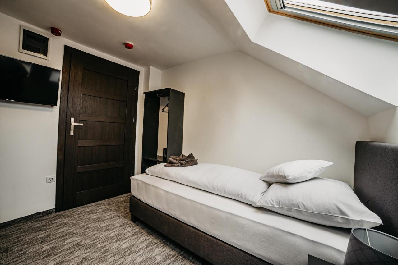 Cedrus Club Hotel Balassagyarmat Экстерьер фото