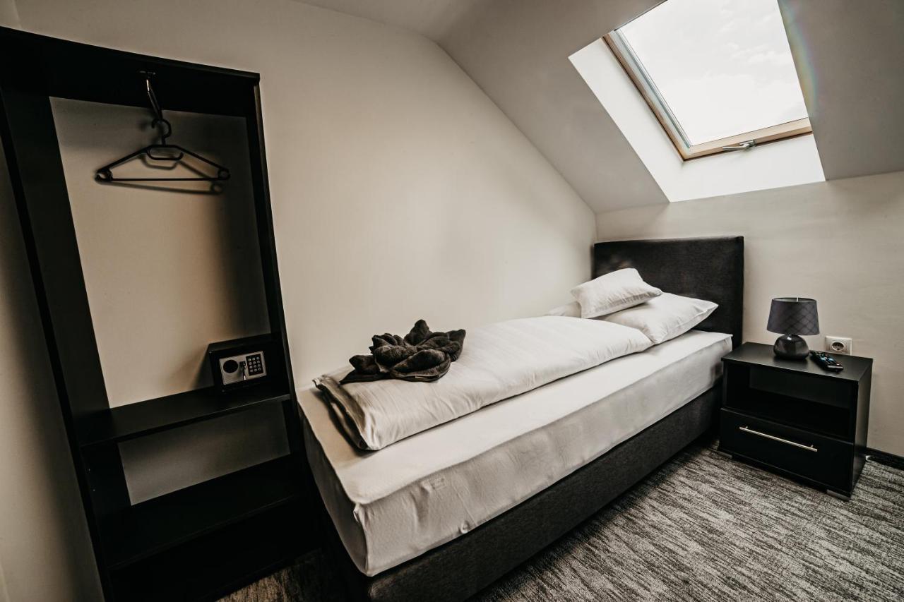Cedrus Club Hotel Balassagyarmat Экстерьер фото