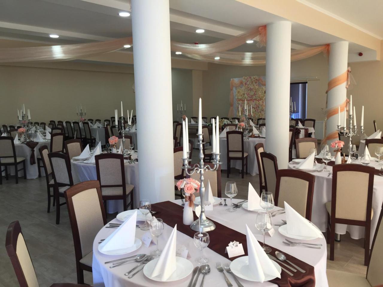 Cedrus Club Hotel Balassagyarmat Экстерьер фото