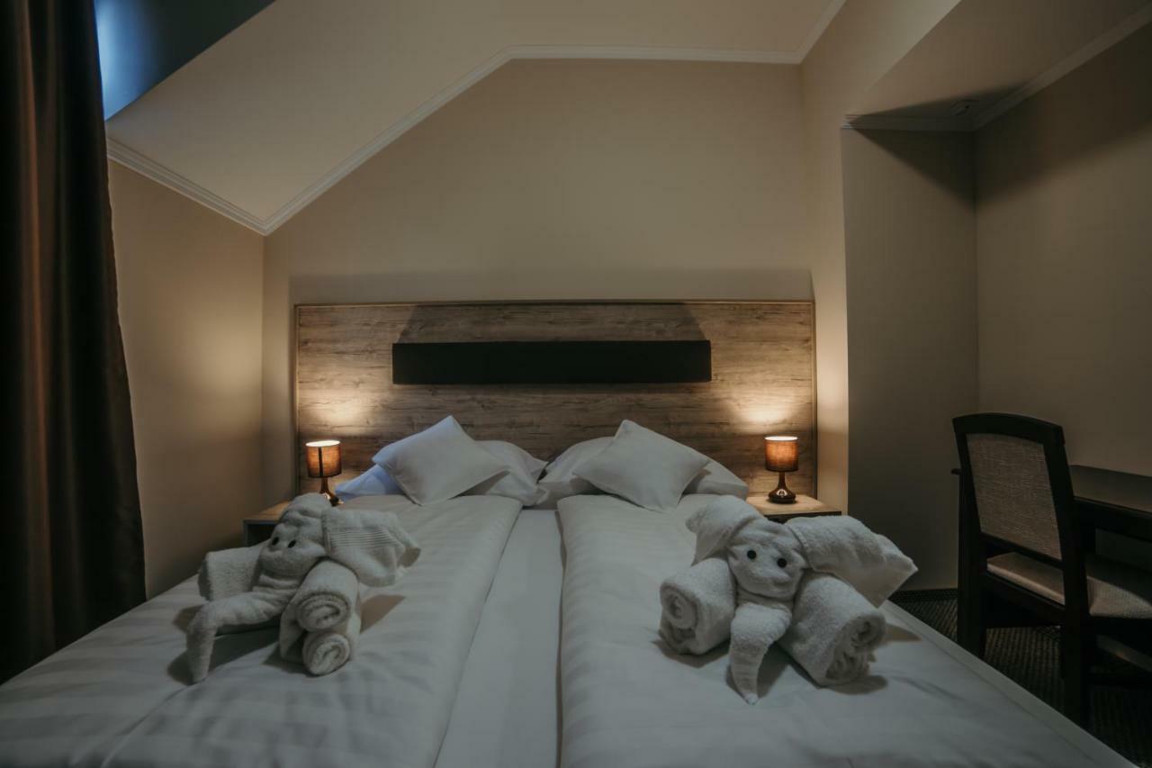 Cedrus Club Hotel Balassagyarmat Экстерьер фото