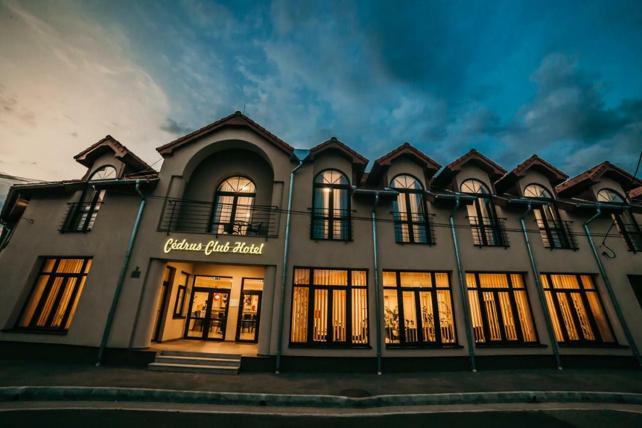 Cedrus Club Hotel Balassagyarmat Экстерьер фото