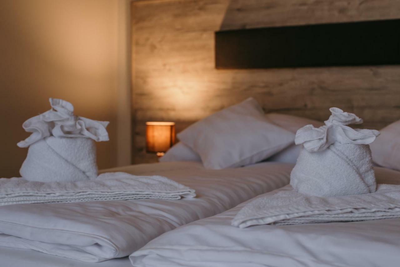 Cedrus Club Hotel Balassagyarmat Экстерьер фото